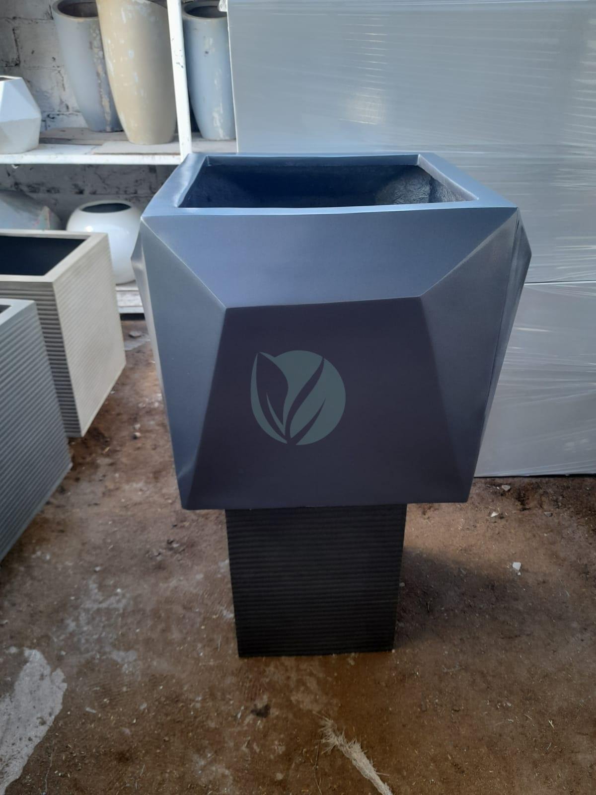 jardiniere-moderne-cubique-polygonale-terrasse-9