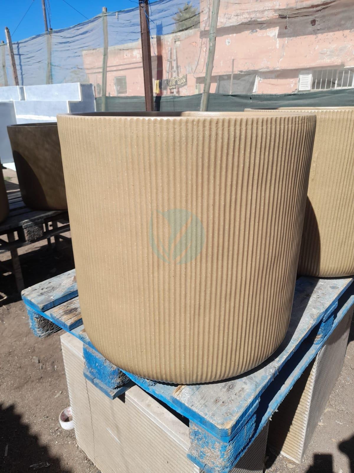 pot-cylindrique-polystone-3